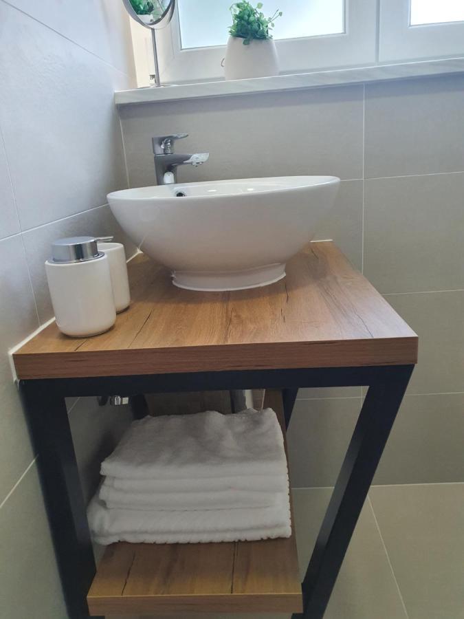 Apartman Leona 4*, Kantrida Rijeka Exterior foto